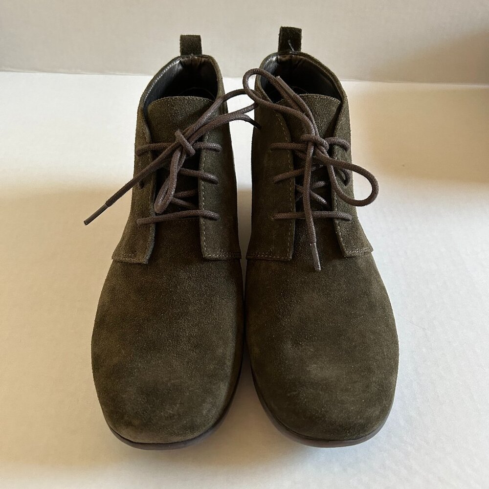 e24|7 Green suede ankle boots-Size 7